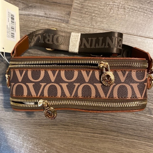 Brand new with tags camera bag - Picture 4 of 8